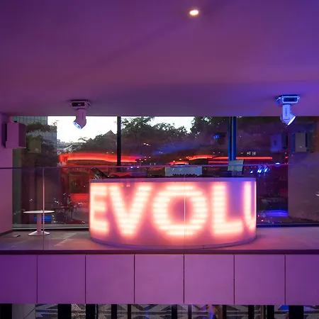 Готель Evolution