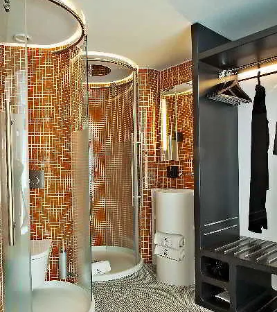 Evolution Hotel 4*
