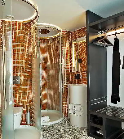 Evolution Hotel 4*