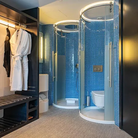 Evolution Hotel