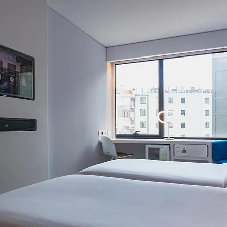 Evolution Hotel