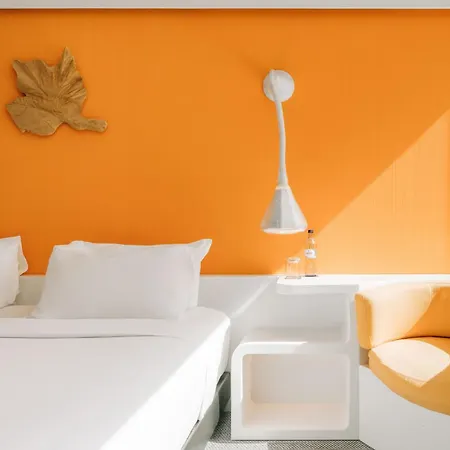 Evolution Hotel