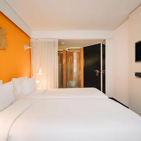 Evolution Hotell 4*