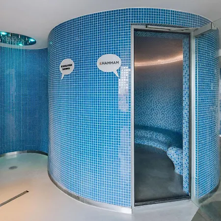 Evolution Hotel
