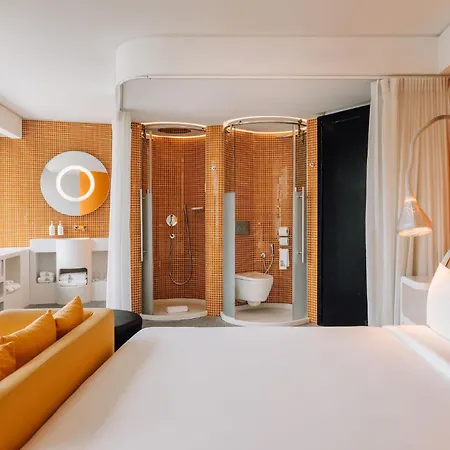 Evolution Hotel